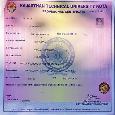 Riya graduated from Aayojan School of Architecture