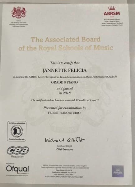 Jannette graduated from Leeds Conservatoire