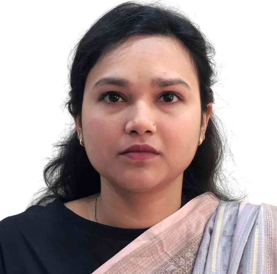 Graduation ceremony photo of Hina