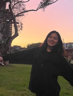 Profile photo of Vina Setiawan, undefined tutor at Wiingy