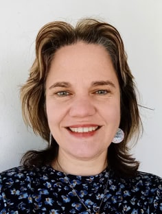 Profile photo of Elizabeth Kahn, undefined tutor at Wiingy