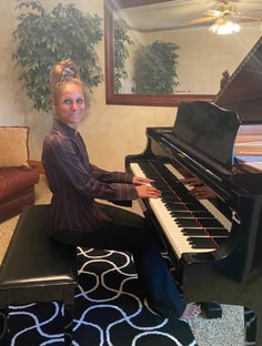 Profile photo of Nicole Hoglund, undefined tutor at Wiingy