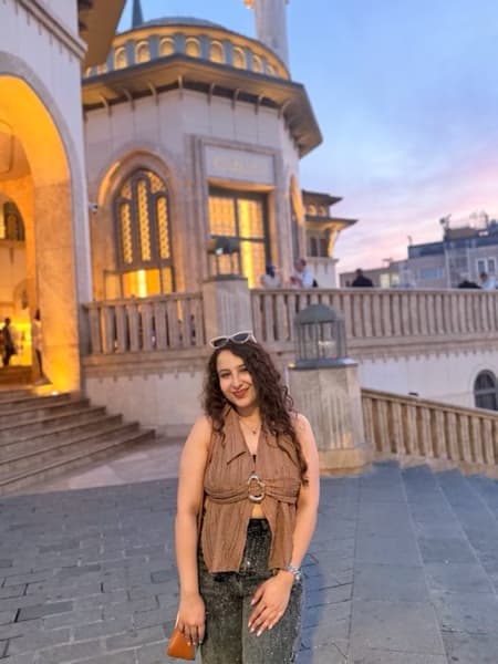 Profile photo of Mannat, Chemistry tutor at Wiingy