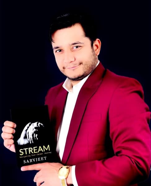 Graduation ceremony photo of Sarvjeet