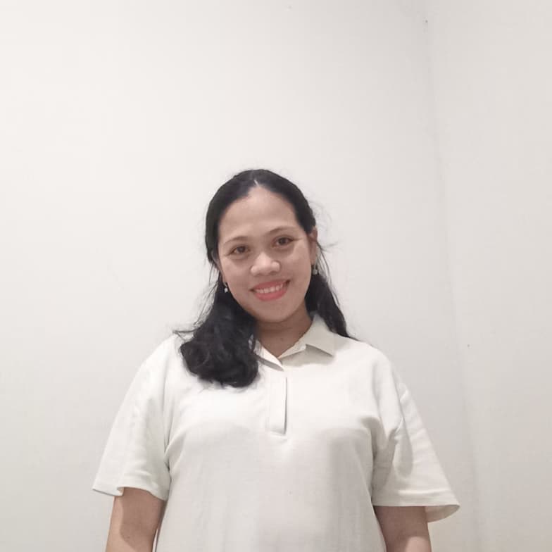 Profile photo of Charmien , English tutor at Wiingy