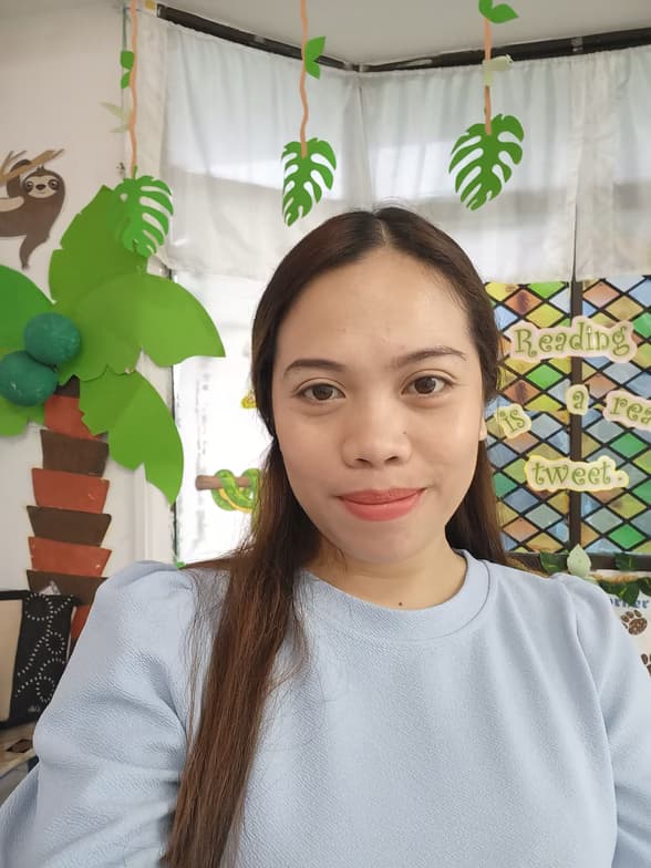 Profile photo of Charmien , English tutor at Wiingy