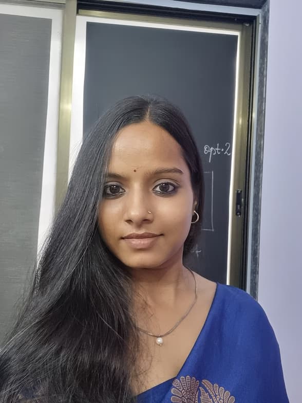 Profile photo of hema, Economics tutor at Wiingy