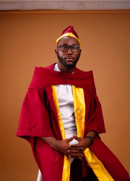 Graduation ceremony photo of Oluwasegun
