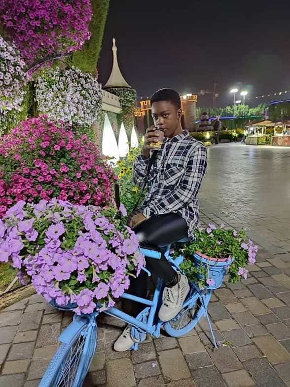 Travel snapshot of Claurebelle during a trip