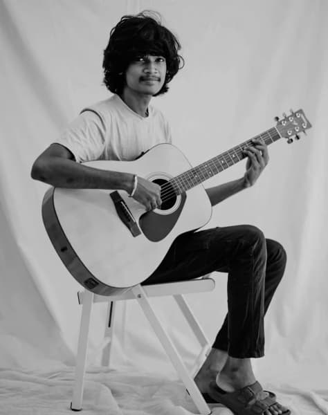Profile photo of Kishore, Guitar tutor at Wiingy