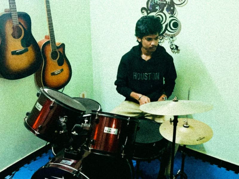 Profile photo of Kishore, Guitar tutor at Wiingy