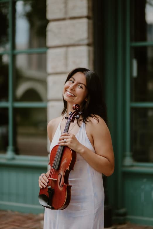 Profile photo of Reesa, Violin tutor at Wiingy