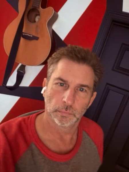 Profile photo of Andrew , Singing tutor at Wiingy