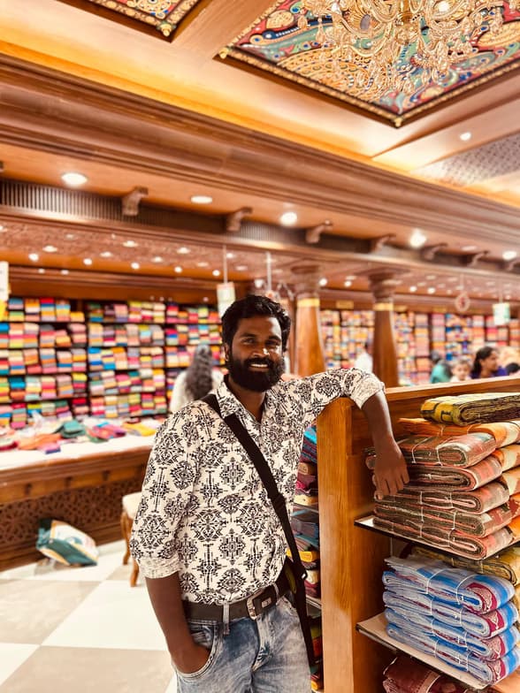 Profile photo of GLADSON , GCSE tutor at Wiingy