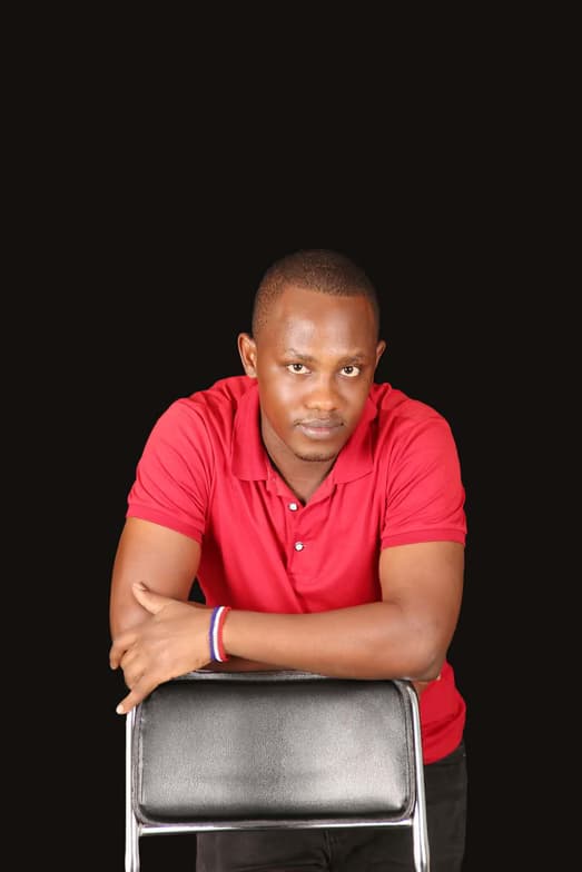 Profile photo of Dennis, Economics tutor at Wiingy