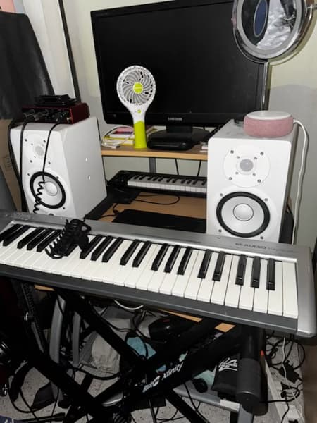 Teaching setup of Esther-Olivia for private tutoring