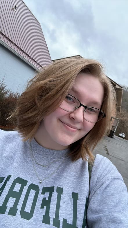 Profile photo of Olivia, English tutor at Wiingy