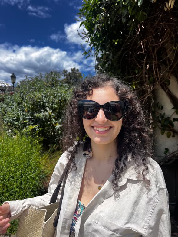 Profile photo of Leila, French tutor at Wiingy