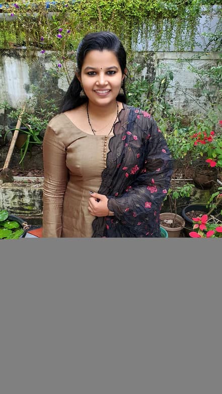 Profile photo of Riya , Science tutor at Wiingy