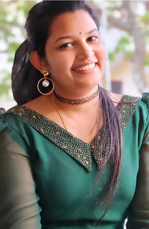 Profile photo of Riya , Science tutor at Wiingy