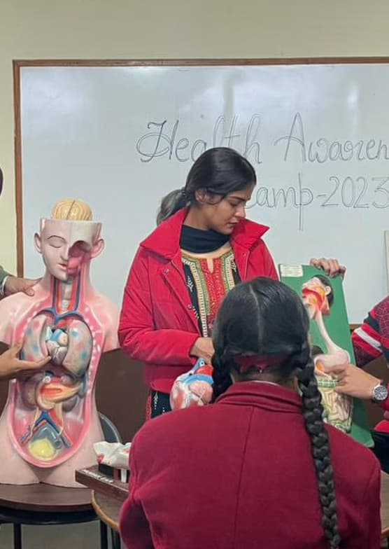 Profile photo of Yasman, Physics tutor at Wiingy