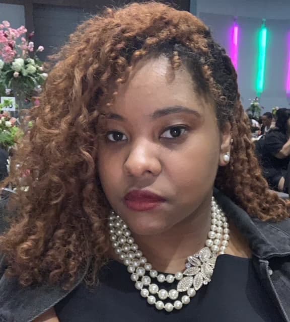 Profile photo of Malika, English tutor at Wiingy