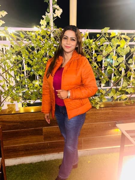 Profile photo of Kanika, Economics tutor at Wiingy