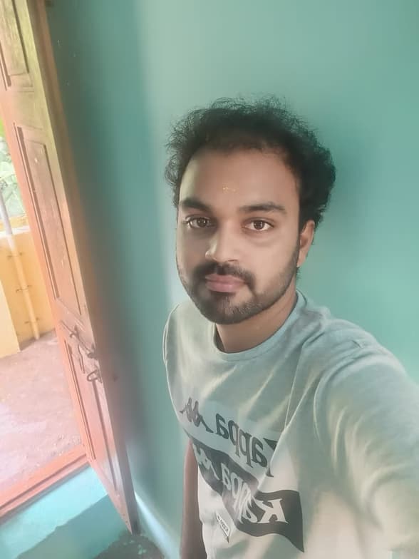 Profile photo of M, Chemistry tutor at Wiingy