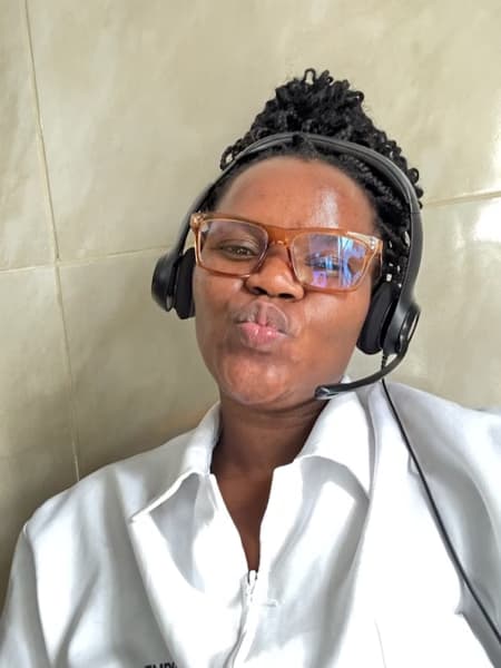 Profile photo of Sethepele , English tutor at Wiingy