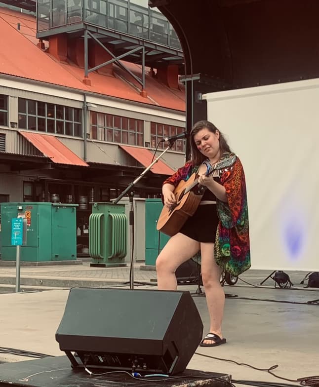 Profile photo of Nicole, Singing tutor at Wiingy