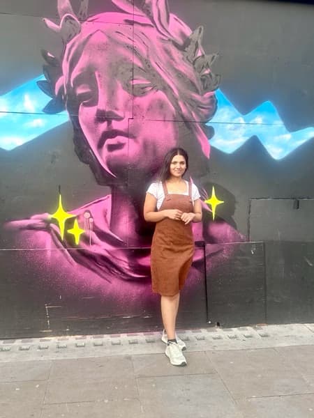 Profile photo of Divya, English tutor at Wiingy