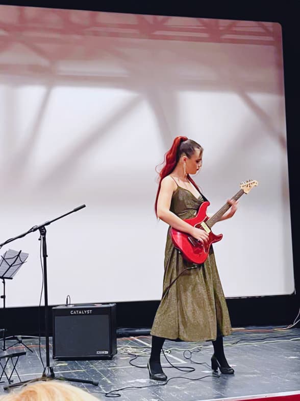 Profile photo of Aleksandra, Guitar tutor at Wiingy