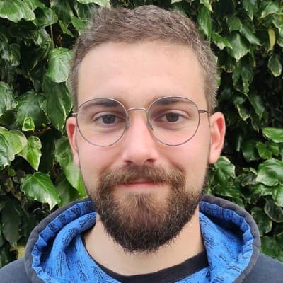 Profile photo of Alexander, Guitar tutor at Wiingy