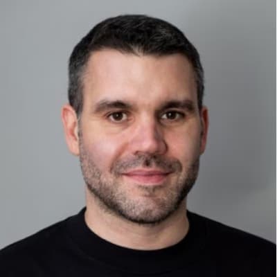 Profile photo of Andrew, English tutor at Wiingy