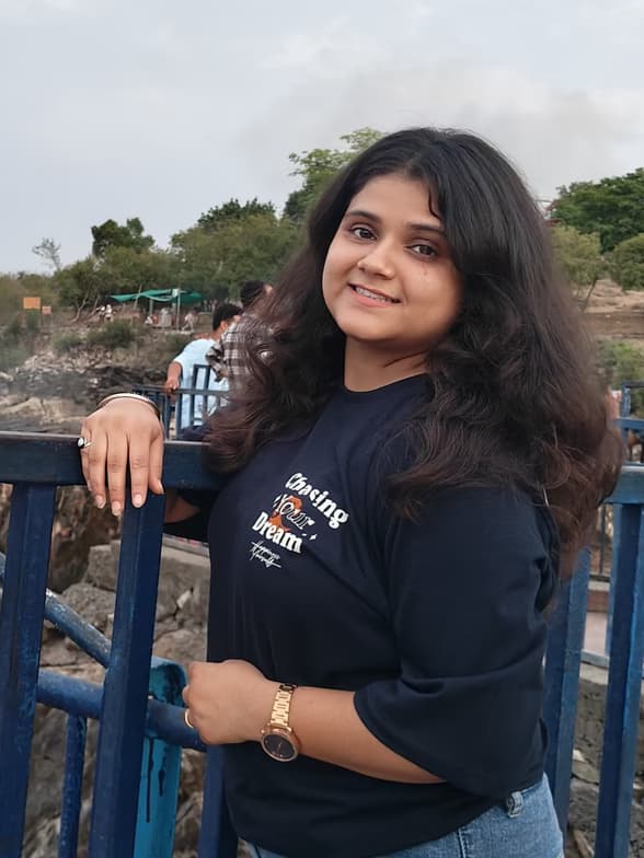 Profile photo of Anushtha, Science tutor at Wiingy