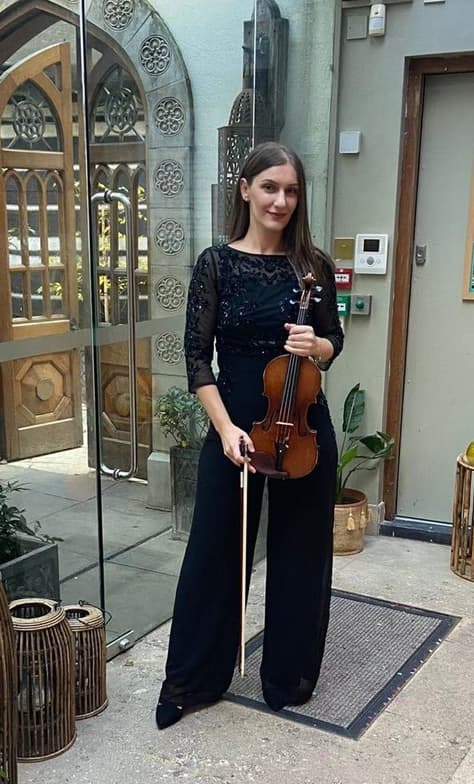 Profile photo of Pranvera, Violin tutor at Wiingy