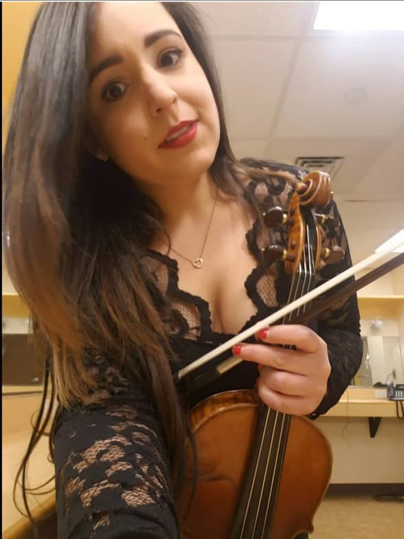 Profile photo of Bianca, Violin tutor at Wiingy