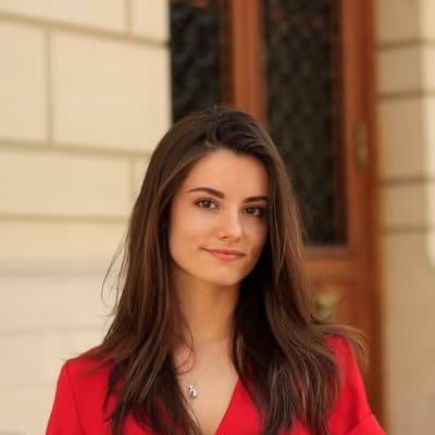 Profile photo of Callie, AP tutor at Wiingy