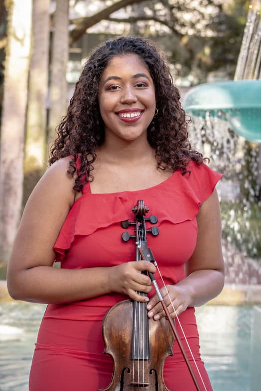 Profile photo of Carla, Violin tutor at Wiingy