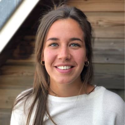 Profile photo of Cora, AP tutor at Wiingy