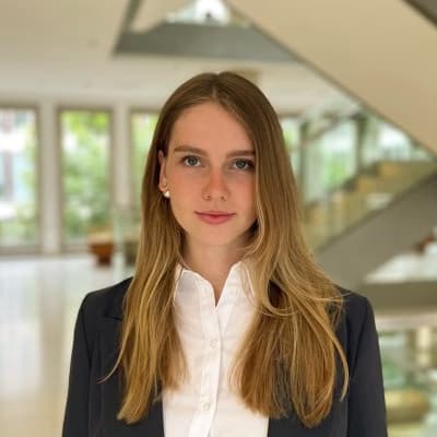 Profile photo of Daphne, Engineering tutor at Wiingy