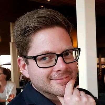 Profile photo of Dennis, English tutor at Wiingy