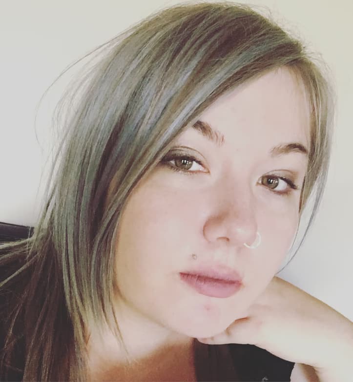 Profile photo of Carly, Violin tutor at Wiingy