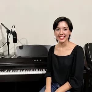 Profile photo of Elowen, Piano tutor at Wiingy