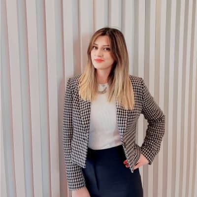 Profile photo of Elysia, English tutor at Wiingy