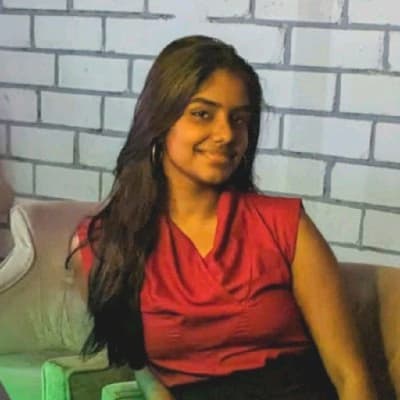 Profile photo of Eshani, Yoga tutor at Wiingy