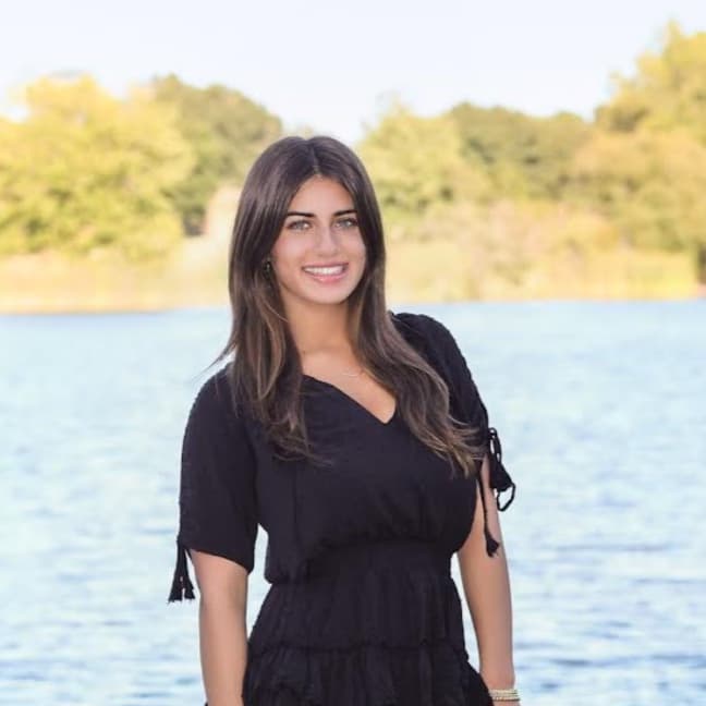 Profile photo of Eva, AP tutor at Wiingy