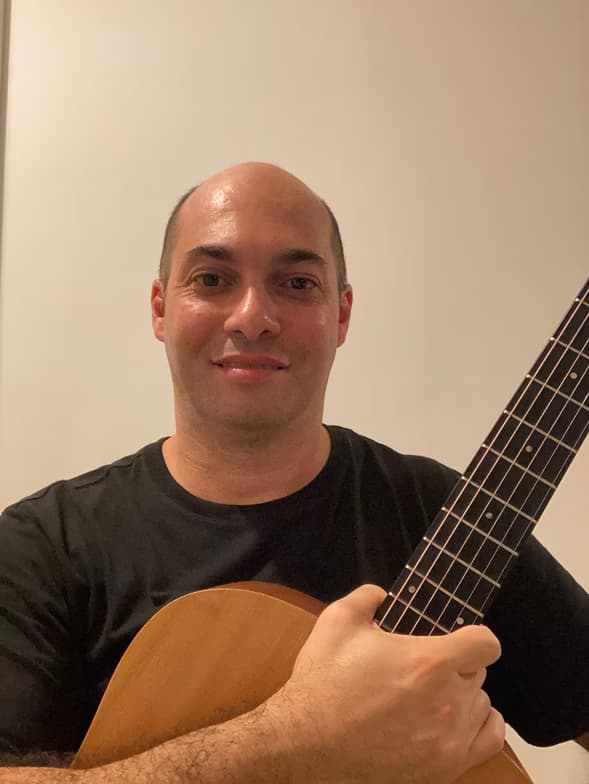 Profile photo of Evandro, Guitar tutor at Wiingy