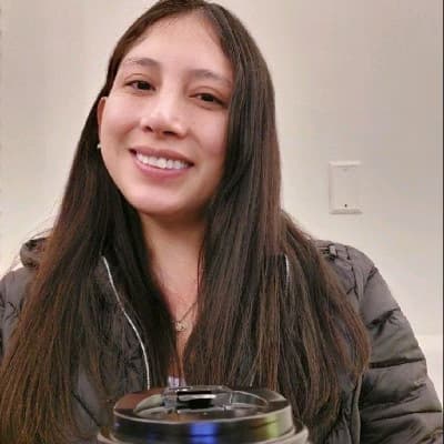 Profile photo of Eva, AP tutor at Wiingy