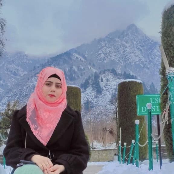 Profile photo of Fatima, Mathematics tutor at Wiingy